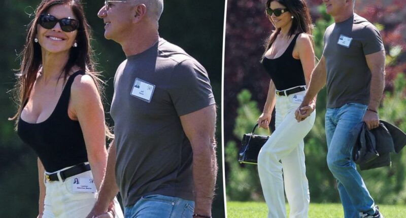 Lauren Sánchez and Jeff Bezos pack on the PDA in Sun Valley