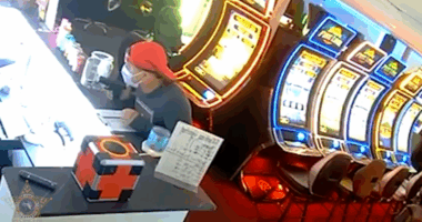 Man robs Florida arcade while his mother acts as getaway driver: deputies