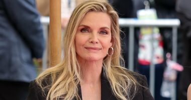 Michelle Pfeiffer APOLOGIZES for attacking Bill Gates