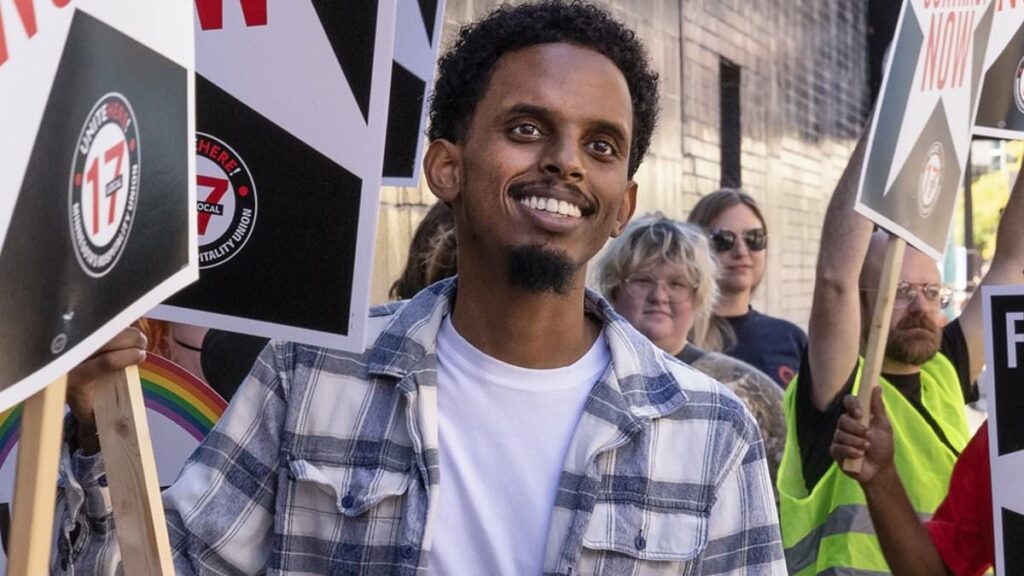Minneapolis Democrats endorse Somali-American socialist Omar Fateh