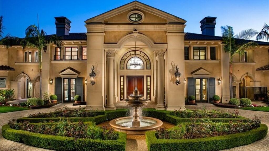 Mysterious fast food heiress unloads mansion at a loss