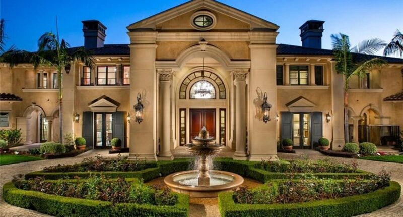 Mysterious fast food heiress unloads mansion at a loss