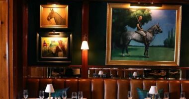 NYC's hottest restaurant is a hotbed of sex and drugs, says waiter