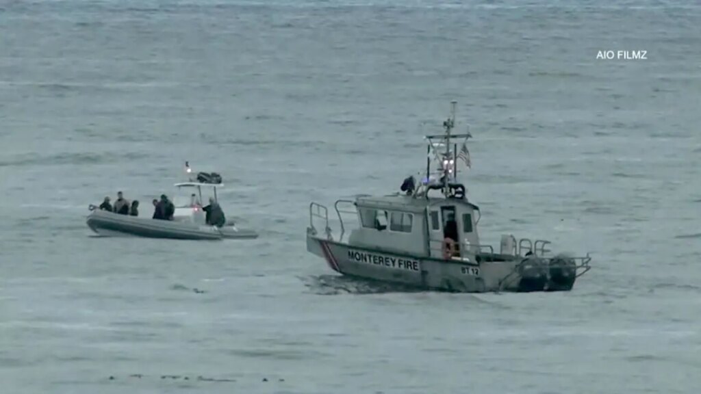 Plane crash off California coast kills 3