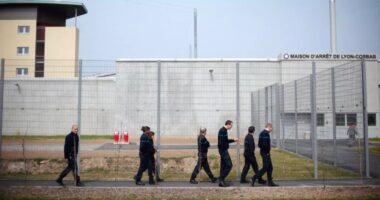 Prisoner escapes by hiding inside fellow inmate