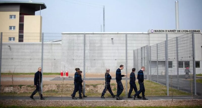 Prisoner escapes by hiding inside fellow inmate