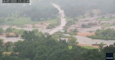 Quick-moving Texas river flood caught on camera in timelapse video