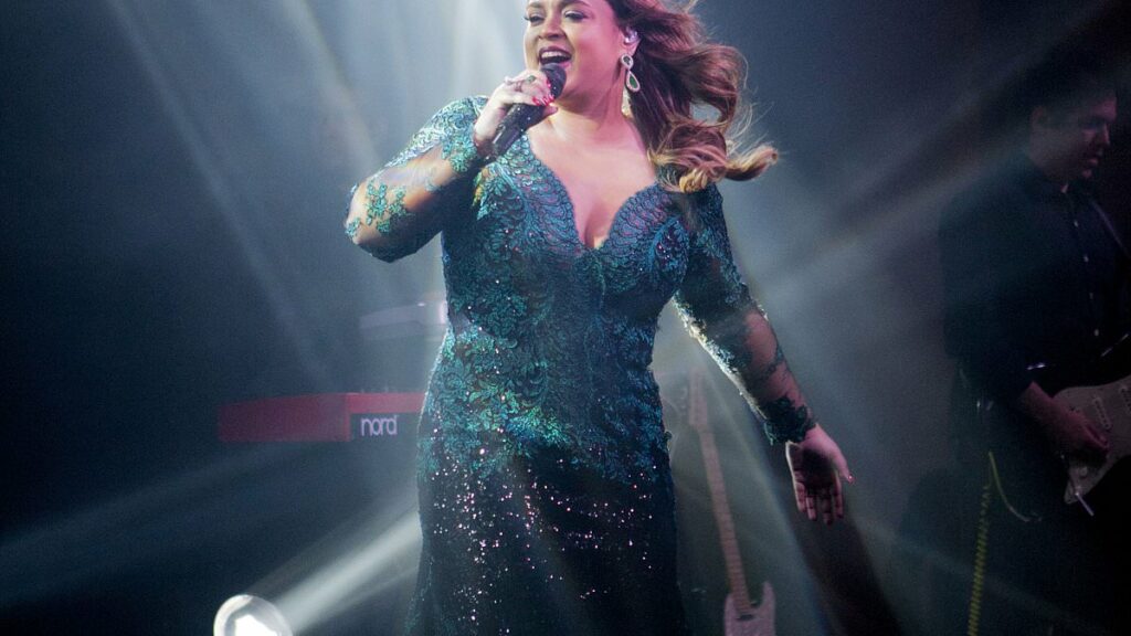 Singer dies suddenly aged just 50 while receiving cancer treatment