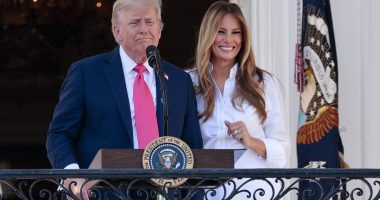 Stunned Melania flinches as Trump urges B2 pilots to reveal identities