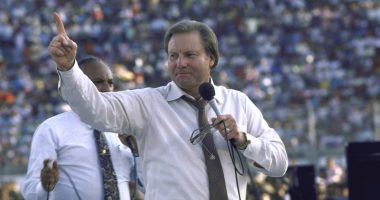 Televangelist Jimmy Swaggart dead at 90, family says