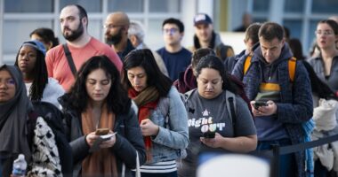 Travel mayhem as widespread danger causes 3-hour delays at US airports