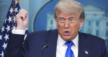Trump speaks with GOP holdouts blocking his megabill in early-morning call