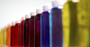 Which companies have agreed to drop artificial food dyes?