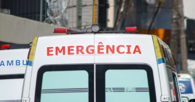 Woman dies on bus with 26 iPhones glued to her body in horror mystery
