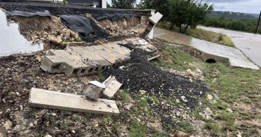 2 dead in Texas, at least 10 missing in devastating flooding