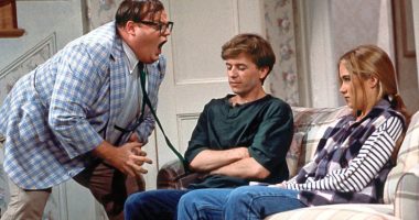 20 Times Chris Farley Broke People On Set