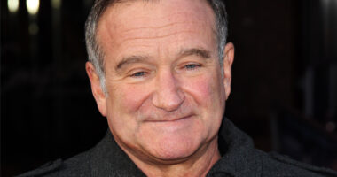 20 Times Robin Williams Broke People On Set
