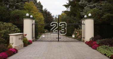 A basketball fan's dream vacation: Michael Jordan's one-time Chicago mansion listed on Airbnb