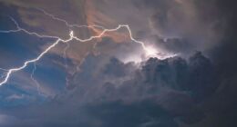 A shocking record: Lightning bolt stretched 515 miles, crossed three states