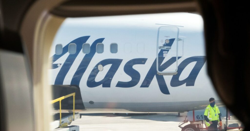 Alaska Airlines grounds planes amid computer network outage