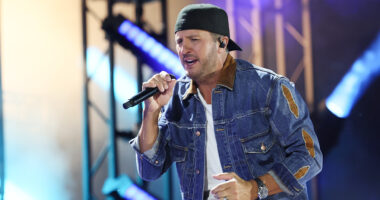 American Idol’s Luke Bryan struck in face with object at North Dakota concert as Sheriff’s Office speaks out