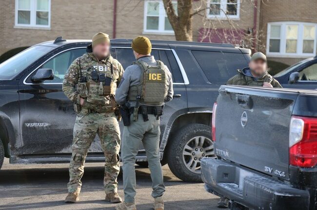 Anti-ICE Activists Try to Prevent ICE Agents From Taking Man in San Francisco - It Was an Unwise Move
