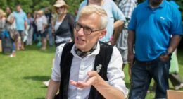 Antiques Roadshow icon heartbroken as famous F1 star father dies