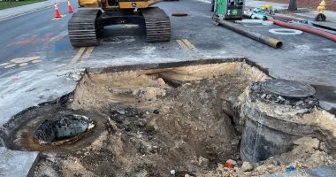Bay Street near Jacksonville's Maxwell House Coffee plant down to 1 lane