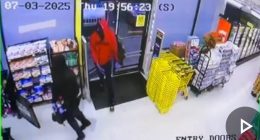 Birmingham Police searching for 2 suspects involved in armed robbery