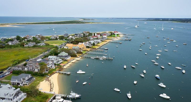 CNN staffers outraged as embattled network star buys vacation home