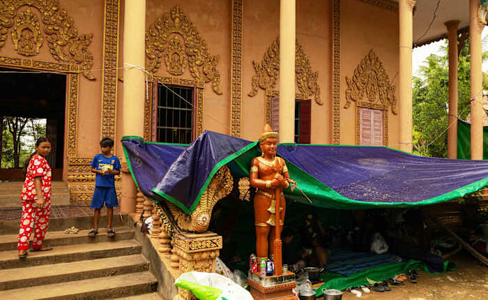 Cambodian and Thai leaders hold ceasefire talks in Malaysia as border violence enters fifth day