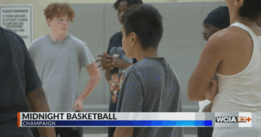 Champaign community advocates host 9th annual 'Midnight Basketball' event
