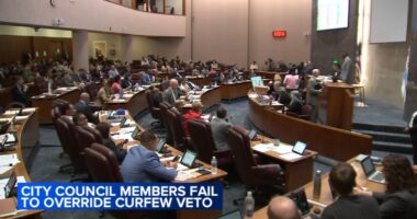 Chicago Mayor Brandon Johnson officially vetoes curfew ordinance at City Council meeting; aldermen override fails