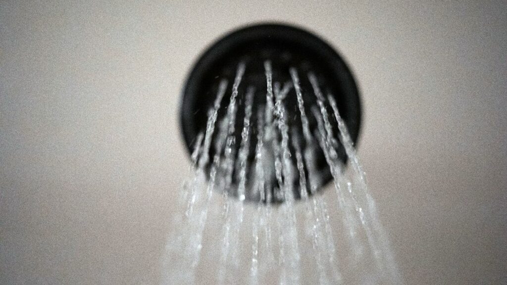 Dermatologists advise simple shower routines for healthy skin