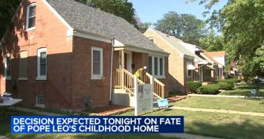 Dolton Village Board votes to purchase Pope Leo's childhood home at 212 East 141st Place