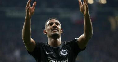 Eintracht Frankfurt sold star striker to Premier League club for record fee – but he soon left as a ‘lamp post’