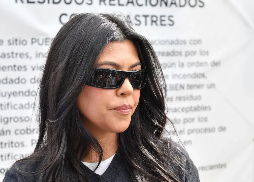 Fans Think Kourtney Kardashian Skipped Jeff Bezos' Wedding Because of Pregnancy