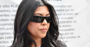 Fans Think Kourtney Kardashian Skipped Jeff Bezos' Wedding Because of Pregnancy