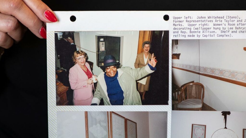 Female lawmakers seek more restrooms in statehouses