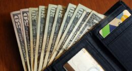 Fetterman introduces bipartisan ban on going cashless