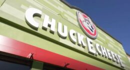Florida Chuck E. Cheese employee arrested in iconic mouse mask for using stolen credit card, police say