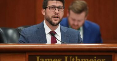 Florida attorney general demands Orange County agree to transport immigrants to ICE facilities