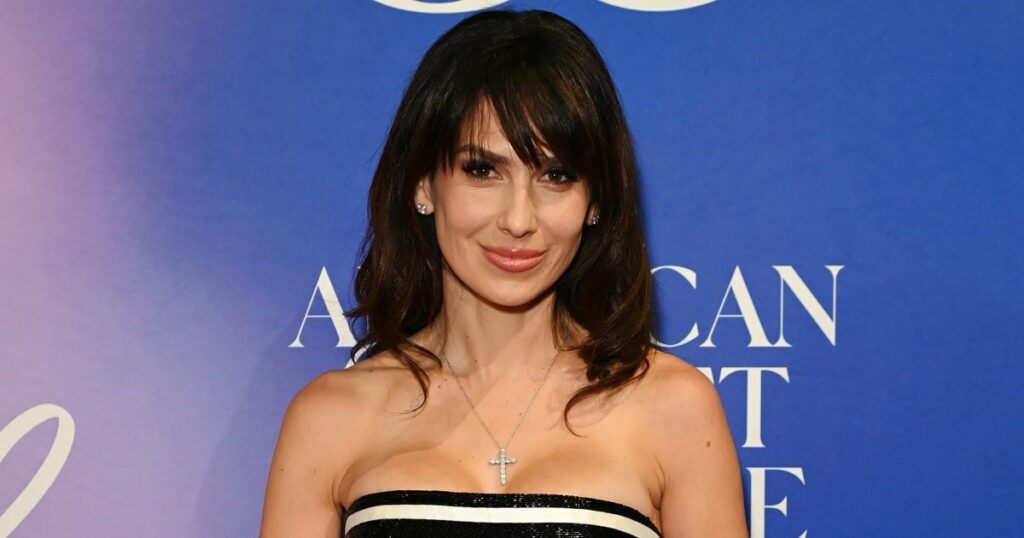 Hilaria Baldwin Shares Video Running Away From Paparazzi