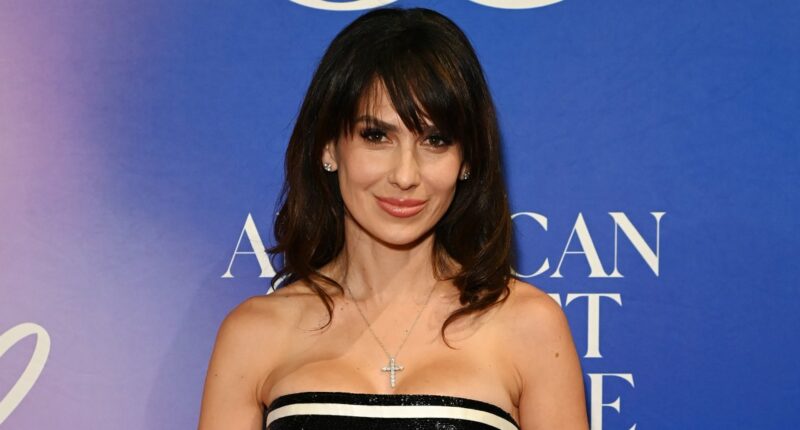 Hilaria Baldwin Shares Video Running Away From Paparazzi