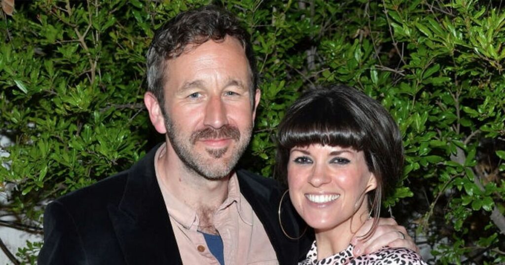 Hollywood actor's wife left penniless as her card gets declined