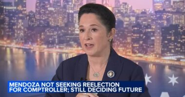 Illinois Comptroller Susana Mendoza says she will not run for reelection at press conference in Chicago's Little Village