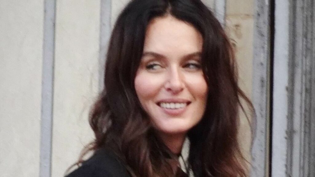 Is this the most inappropriate wedding outfit ever?