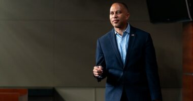 Jeffries warns GOP: Partisan spending bills risk an Oct. 1 shutdown