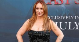 Jennifer Love Hewitt Never Felt 'Insecure' Until 2007 Viral Beach Photos