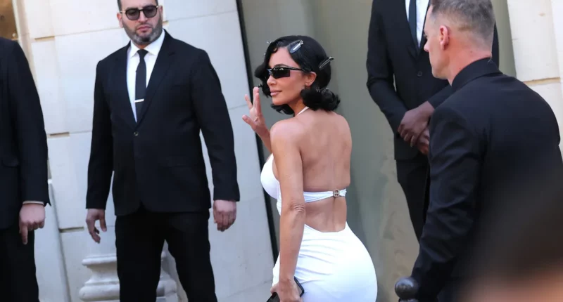 Kim Kardashian’s Latest Move? Googling Herself -- and Making Sure You Know It
